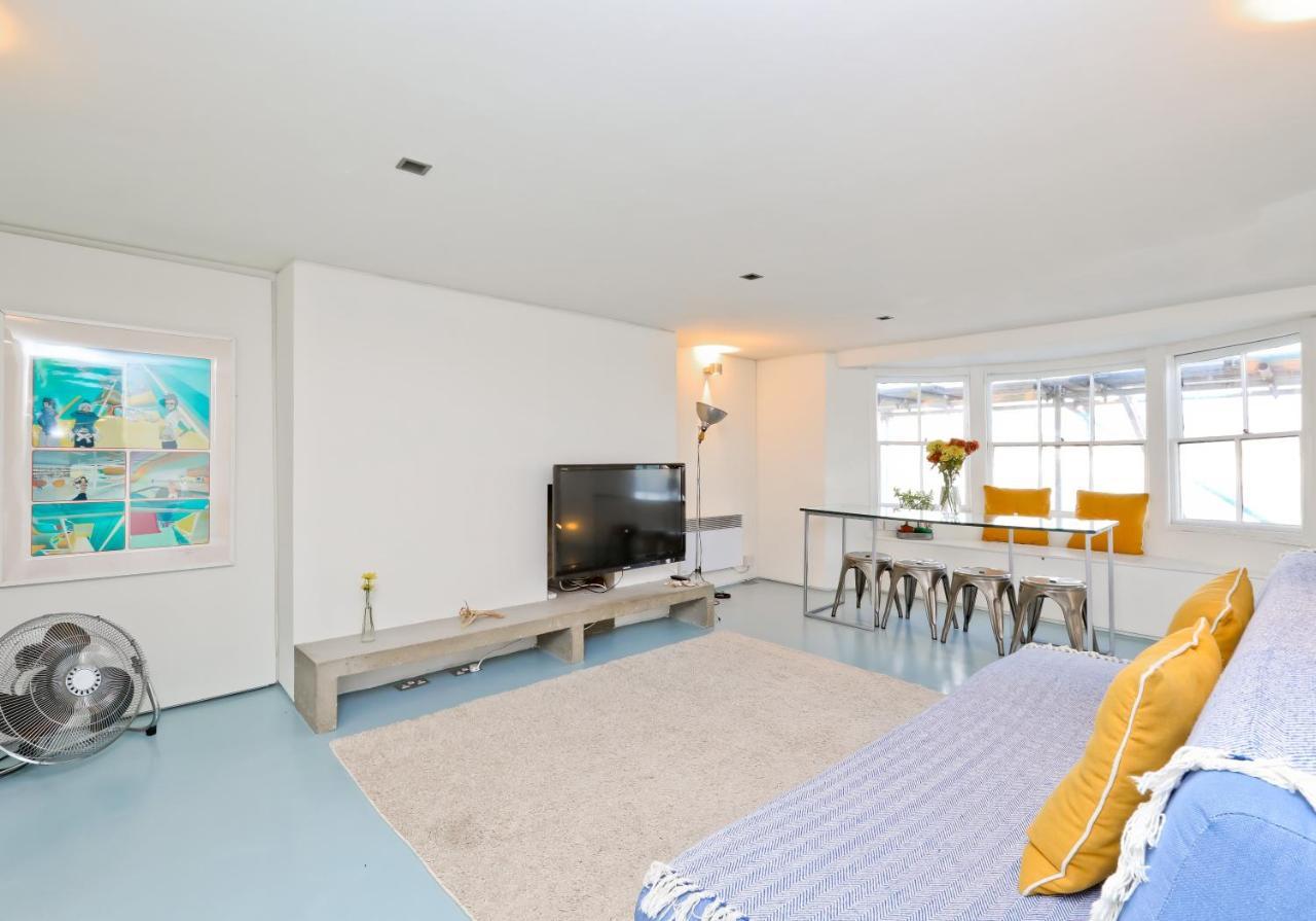 Central Apartment Bedford Loft Уърдинг Екстериор снимка