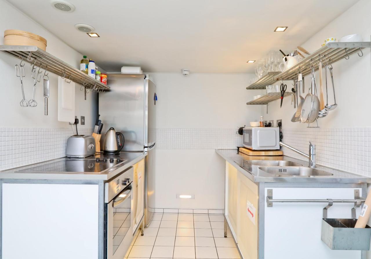 Central Apartment Bedford Loft Уърдинг Екстериор снимка